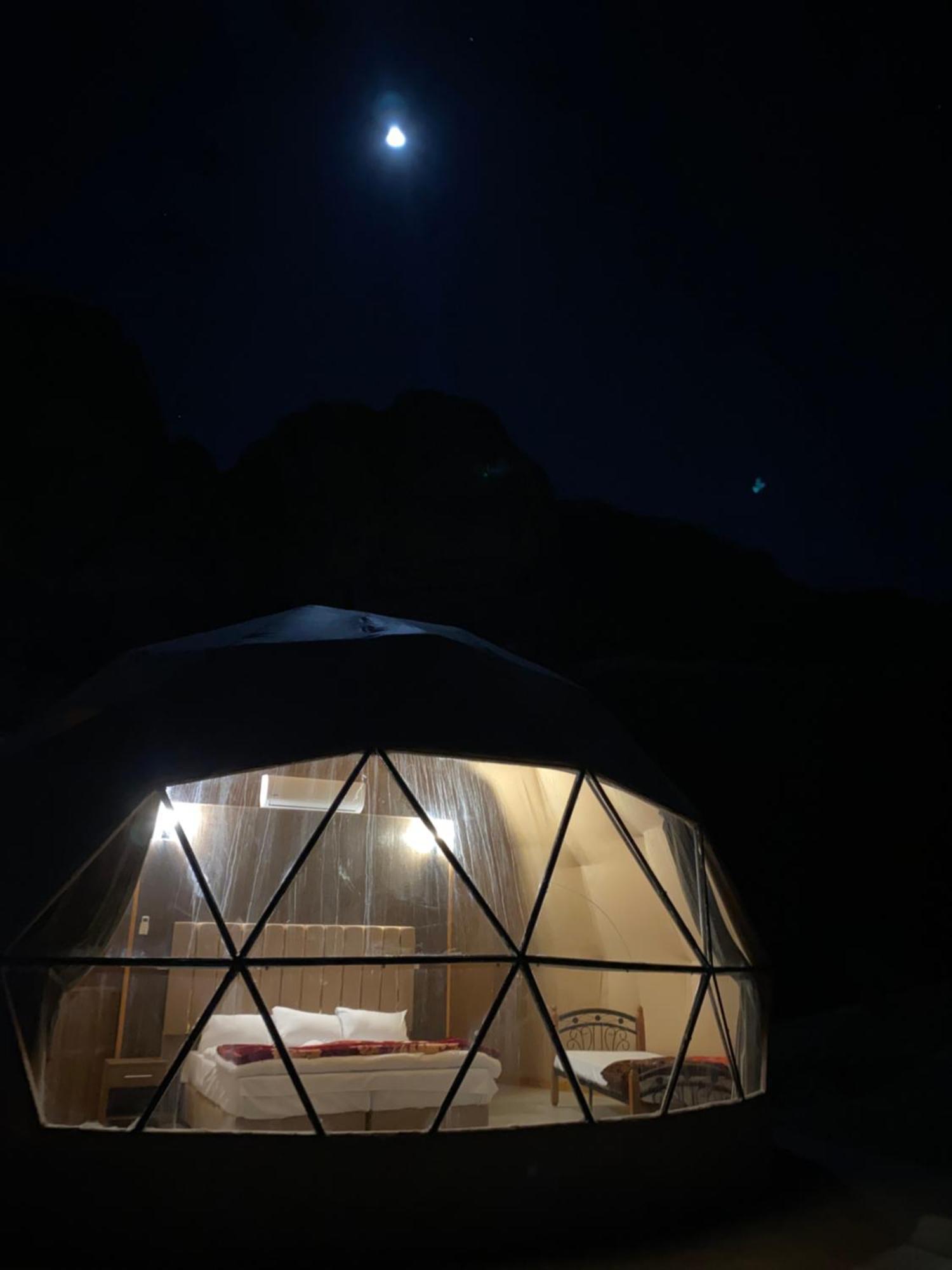 Scarlet Luxury Camp วาดิรัม ภายนอก รูปภาพ