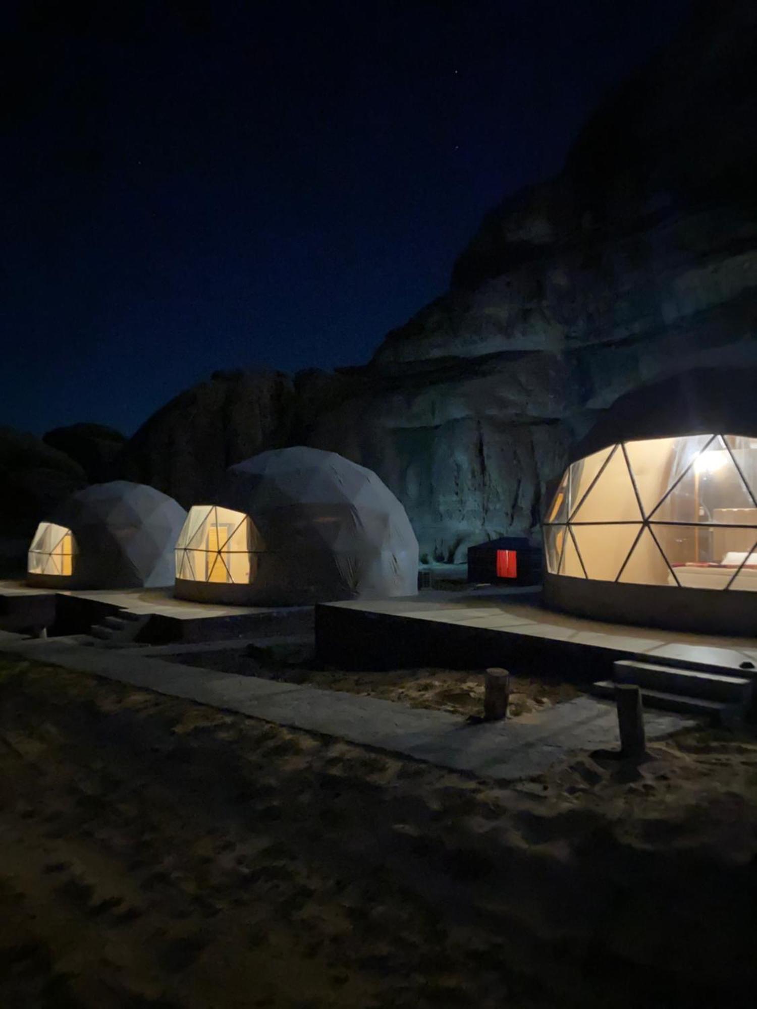 Scarlet Luxury Camp วาดิรัม ภายนอก รูปภาพ