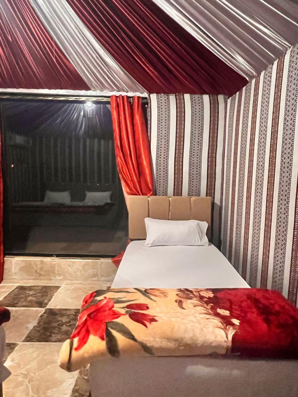 Scarlet Luxury Camp วาดิรัม ภายนอก รูปภาพ
