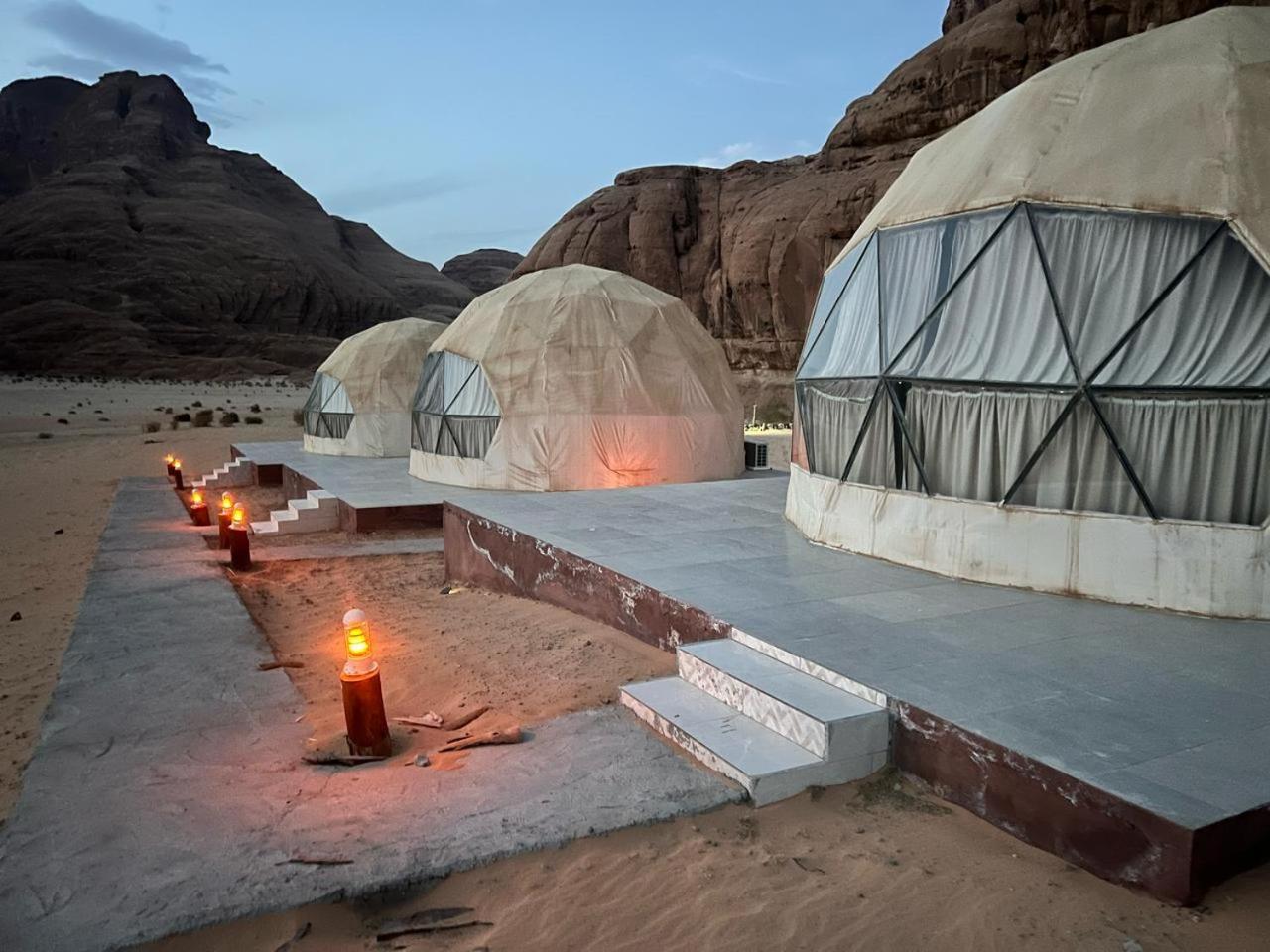 Scarlet Luxury Camp วาดิรัม ภายนอก รูปภาพ