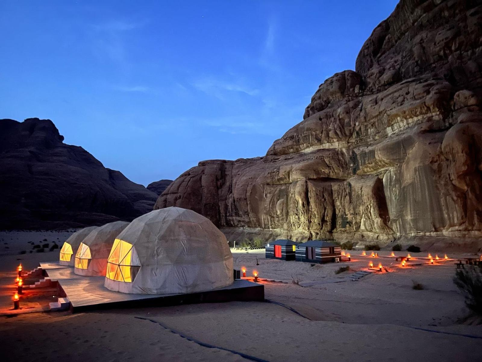 Scarlet Luxury Camp วาดิรัม ภายนอก รูปภาพ